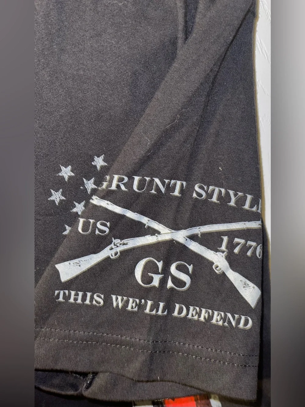 NWT Grunt Style Men’s large black red line flag - Picture 2 of 5